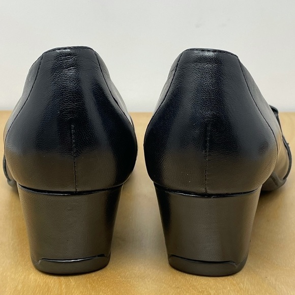 Black Women's Shoes with Seahorse Detail - Picture 4 of 10